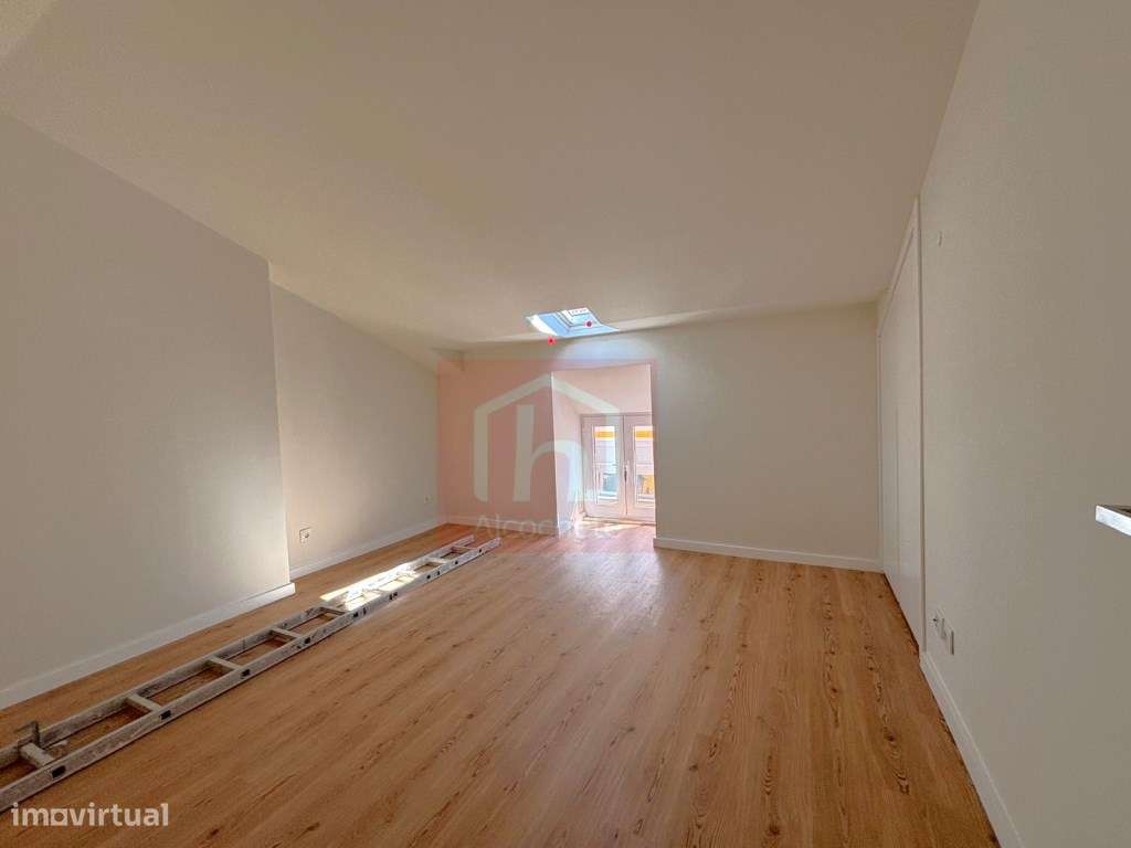 Apartamento duplex T2 no centro histórico Alcochete-24