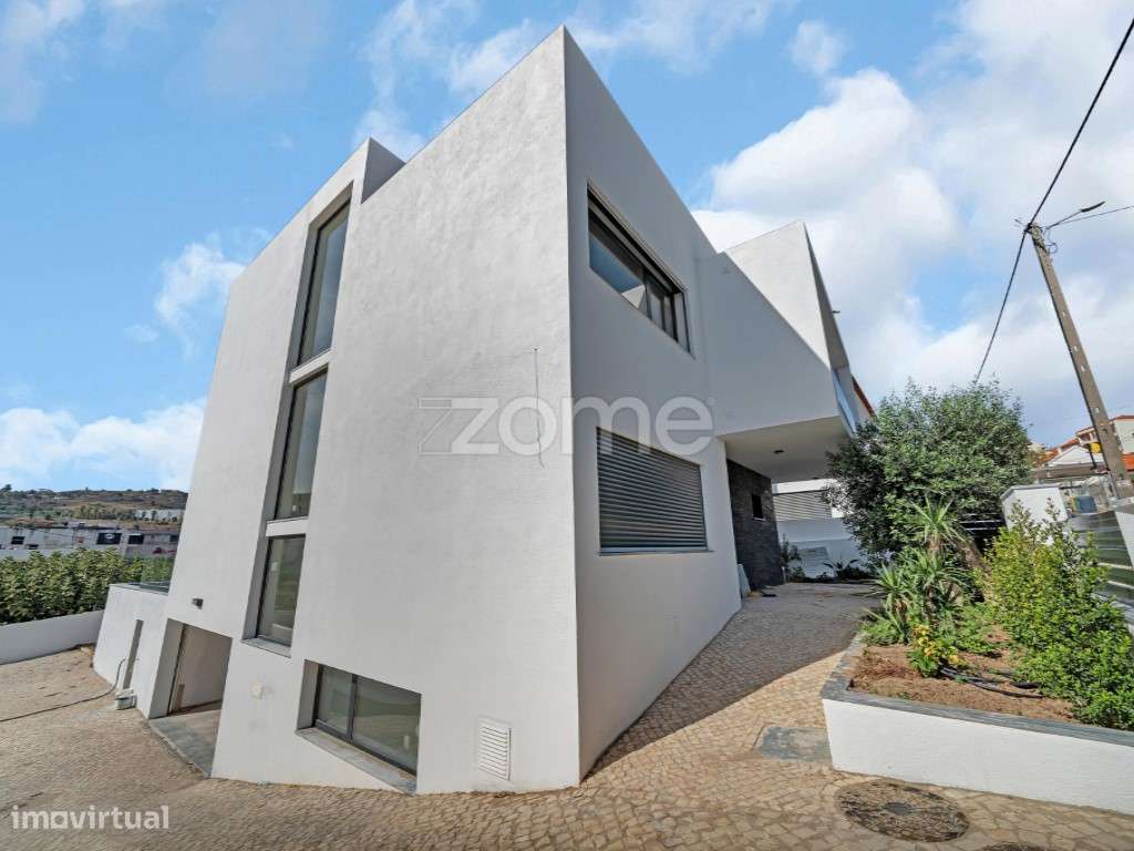 Moradia T6 Famões-2