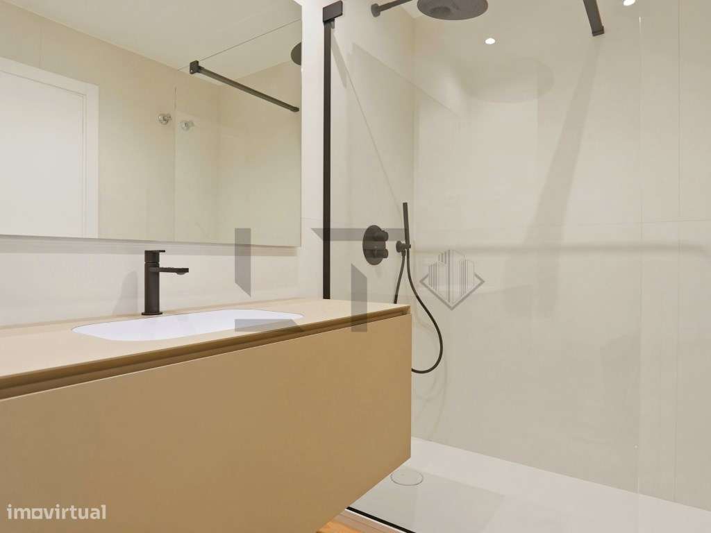 Penthouse T3 (possível T4) com Terraço, plena vista Rio e Garagem, ...-31