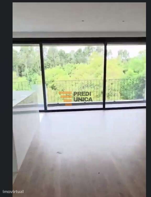 Moradia T3+1  Arquitetura Moderna Oferta ato escritura-21