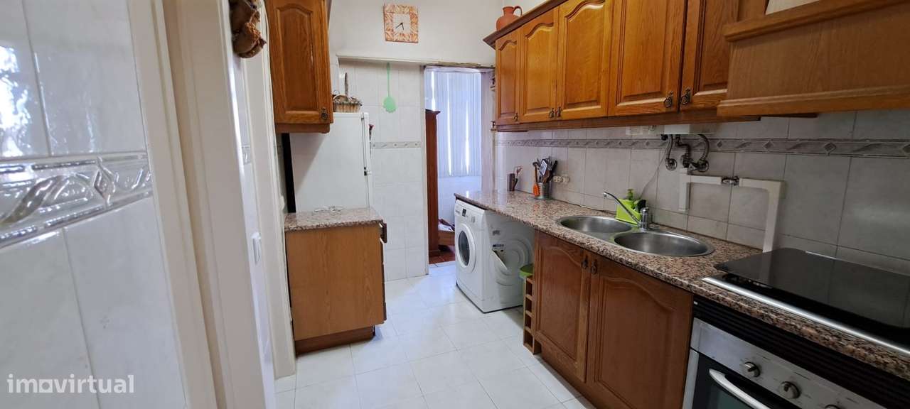 T3+1 | 110m2 | Av. 25 de Abril, Cacilhas | Com vista de Rio-19