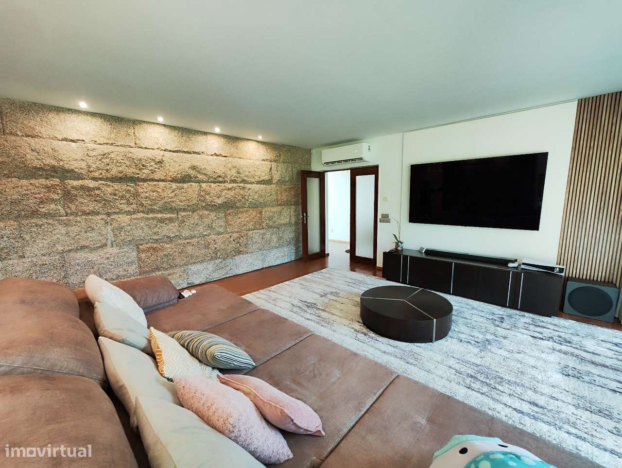 Vende-se moradia de luxo-31