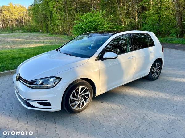 Volkswagen Golf - 6