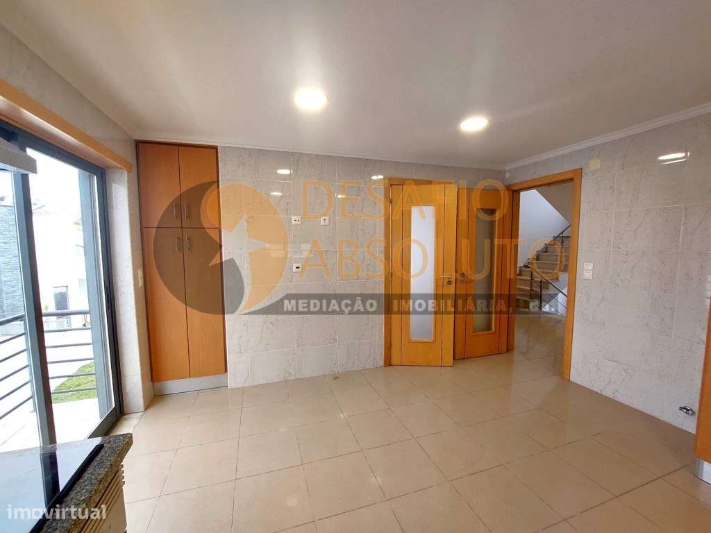 Moradia Isolada T5, boas áreas. Quinta da Alembrança - Feijó-12