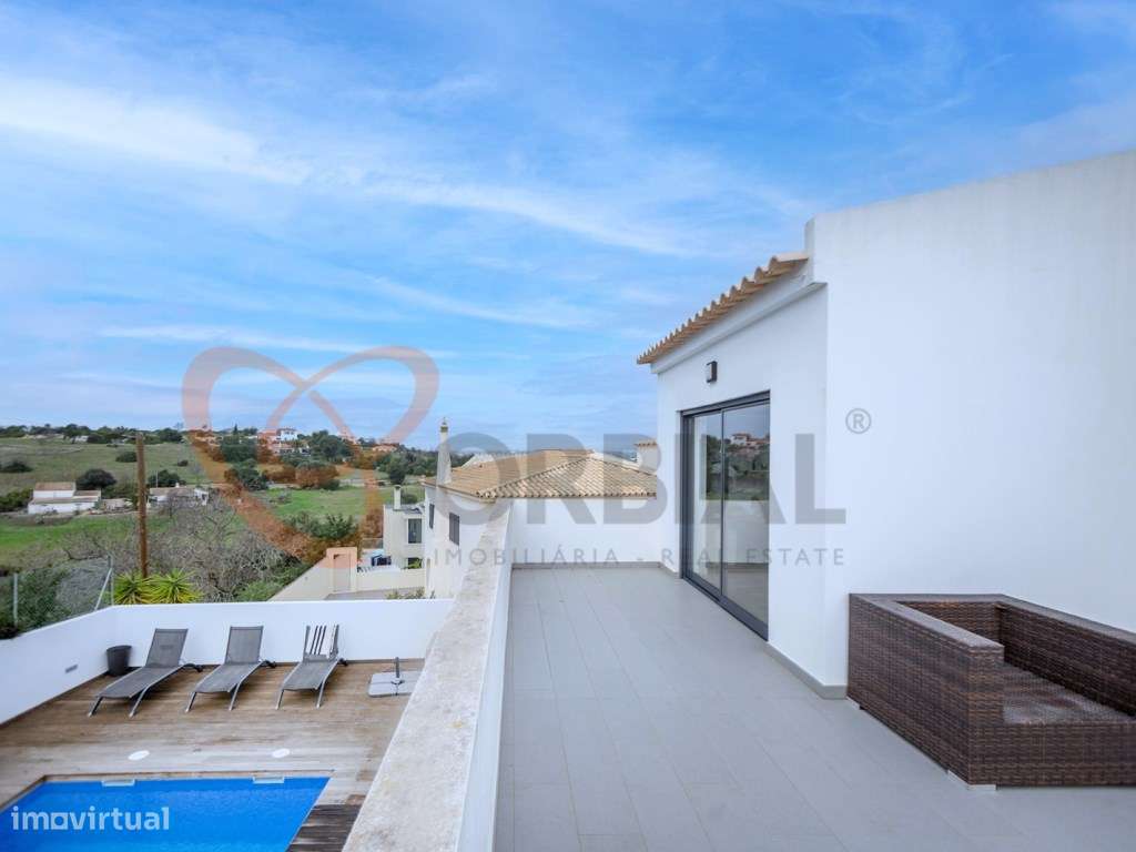 Moradia para venda em Albufeira com 6 quartos e piscina-29