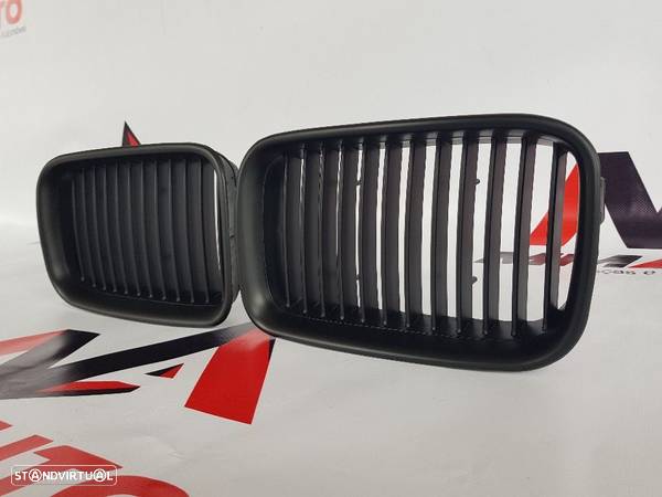 Grelhas Frontais BMW E36 Preto Matte - 3