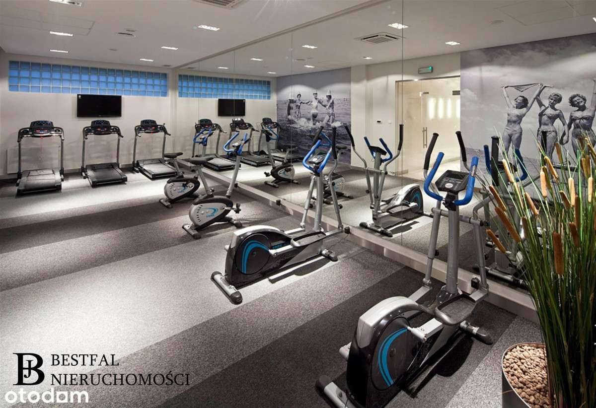 Apartament  z halą garażową balkonem i tarasem-14