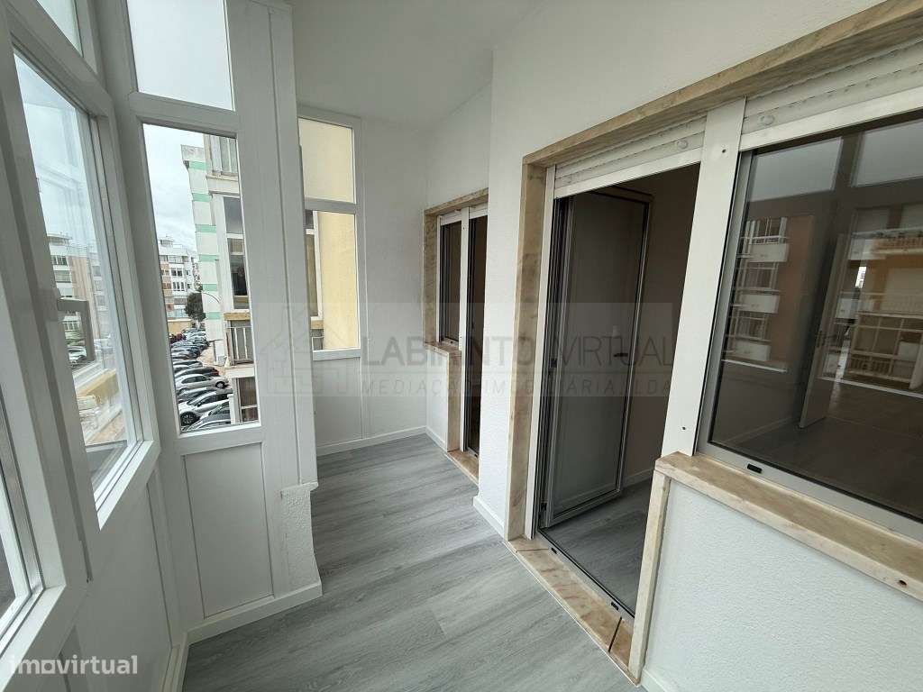 Vende-se T2 totalmente remodelado em Oeiras, a poucos minutos das P...-5
