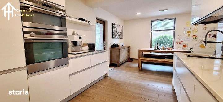 Casa individuala de vanzare in Giroc cu piscina si dotari premium-8