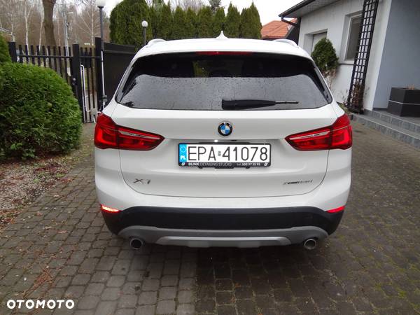 BMW X1 xDrive25i Advantage - 4