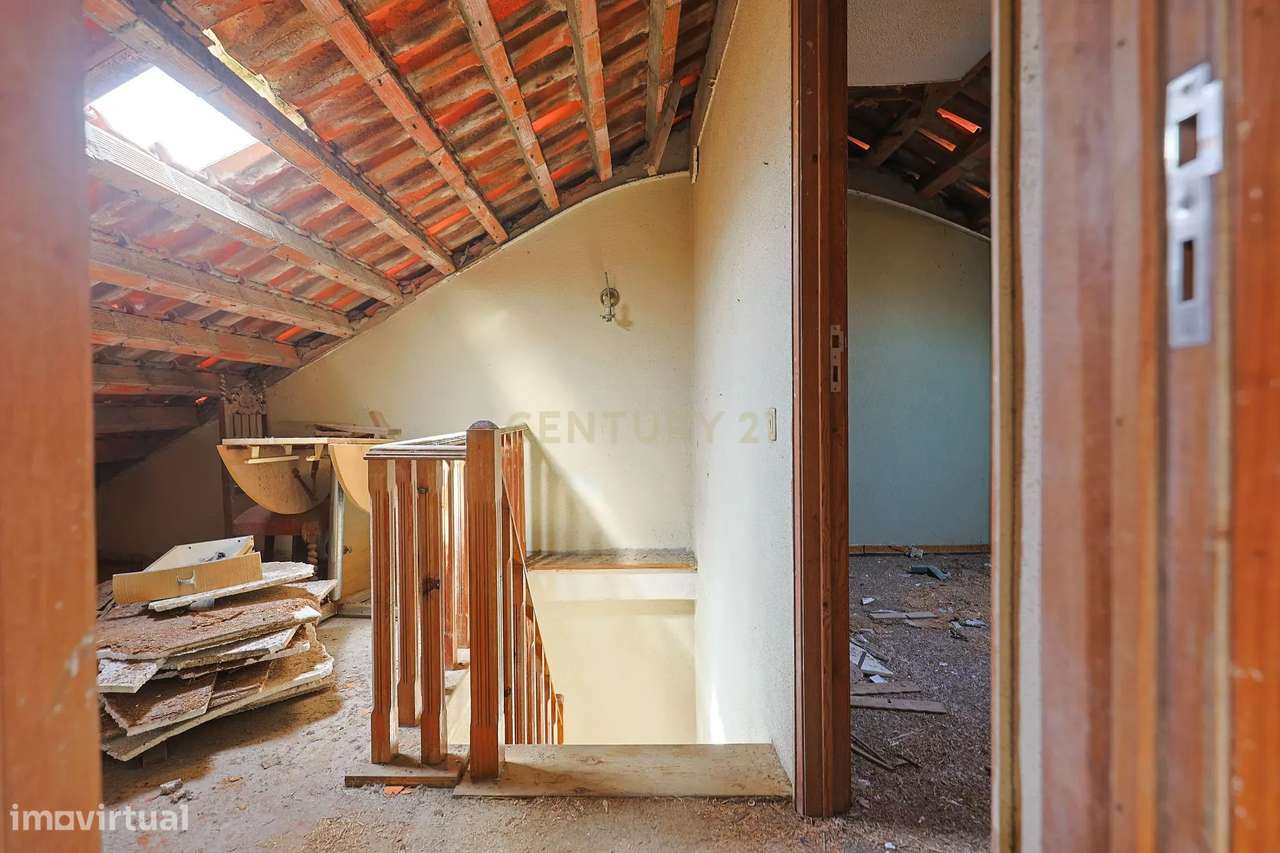 T2 na Arrentela junto à Baía do Seixal – Excelente oportunidade para r-11