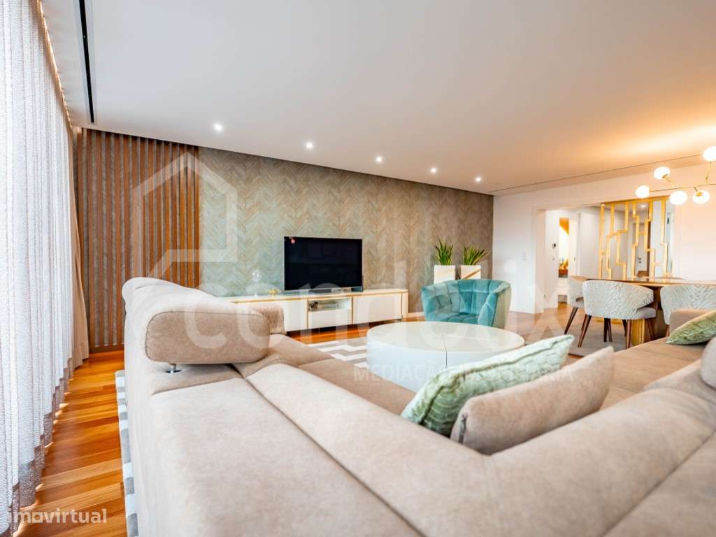 Moradia T3 com terraço, piscina e decoração de autor, Madalena-10