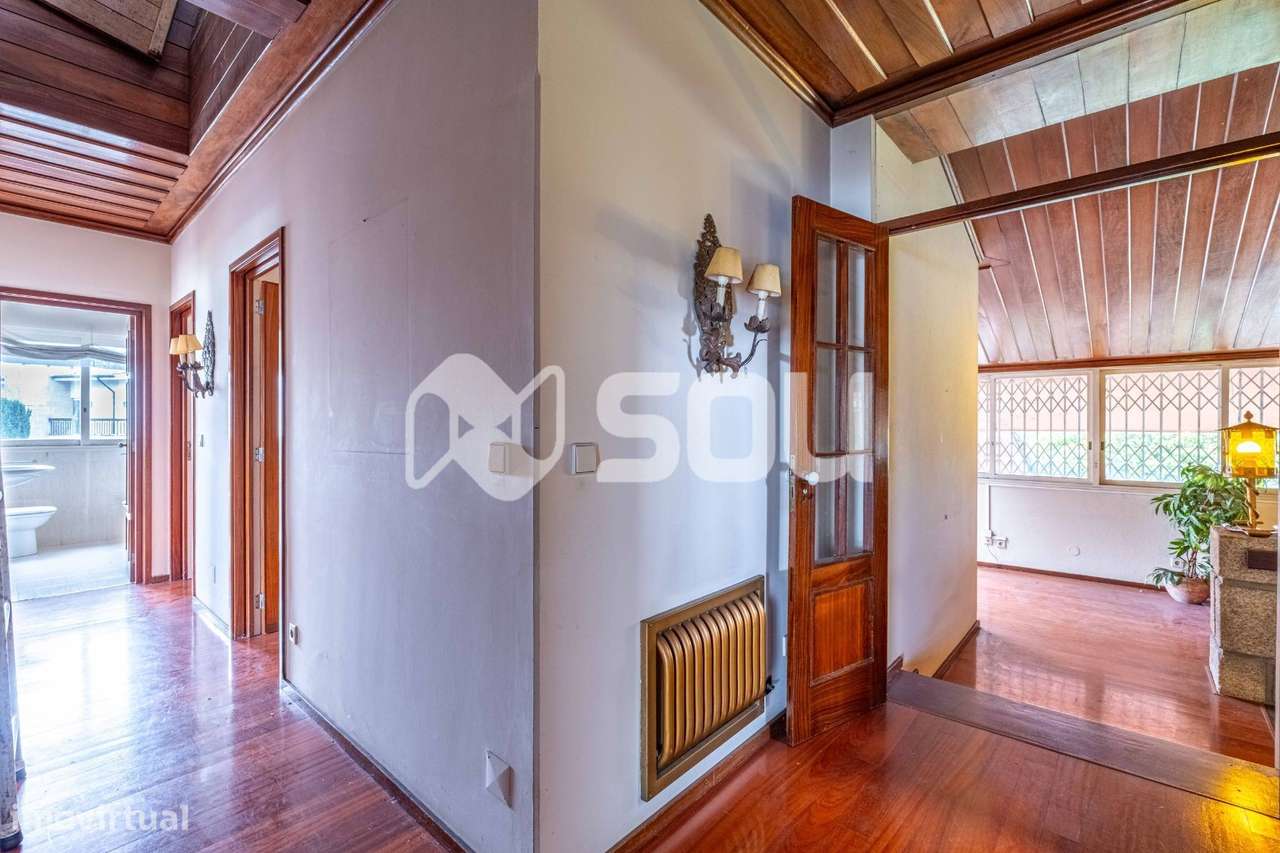 Casa Senhorial T7 num Lote de 3.320m² em Leça do Balio com-33