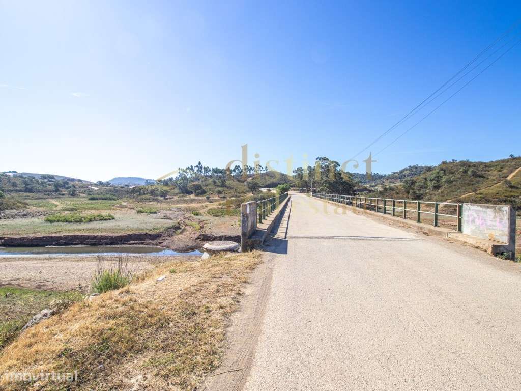 Terreno de 11 ha com viabilidade de construção - Grande imagem: 3/24