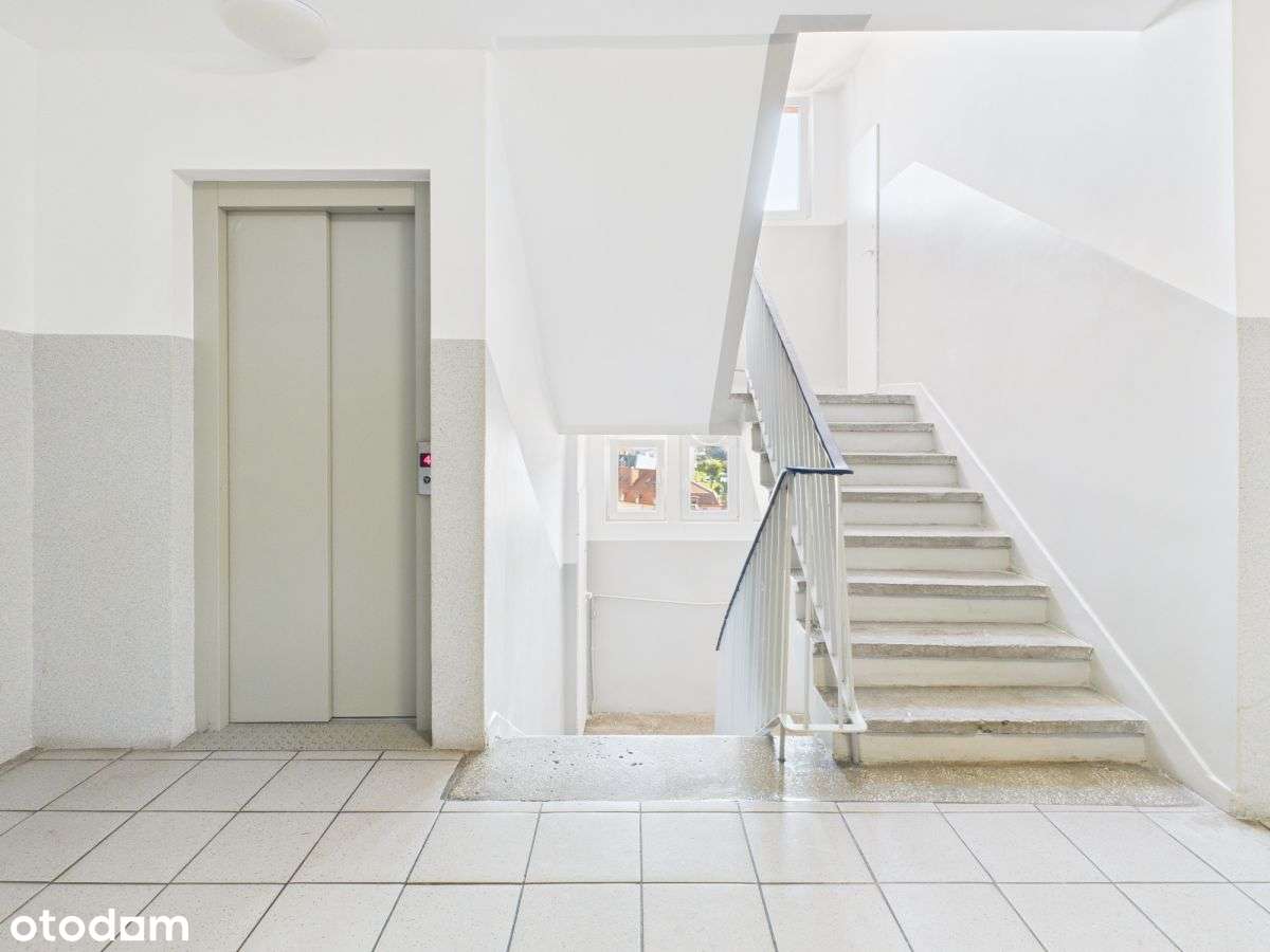 Mieszkanie w centrum w bloku z windą!-7