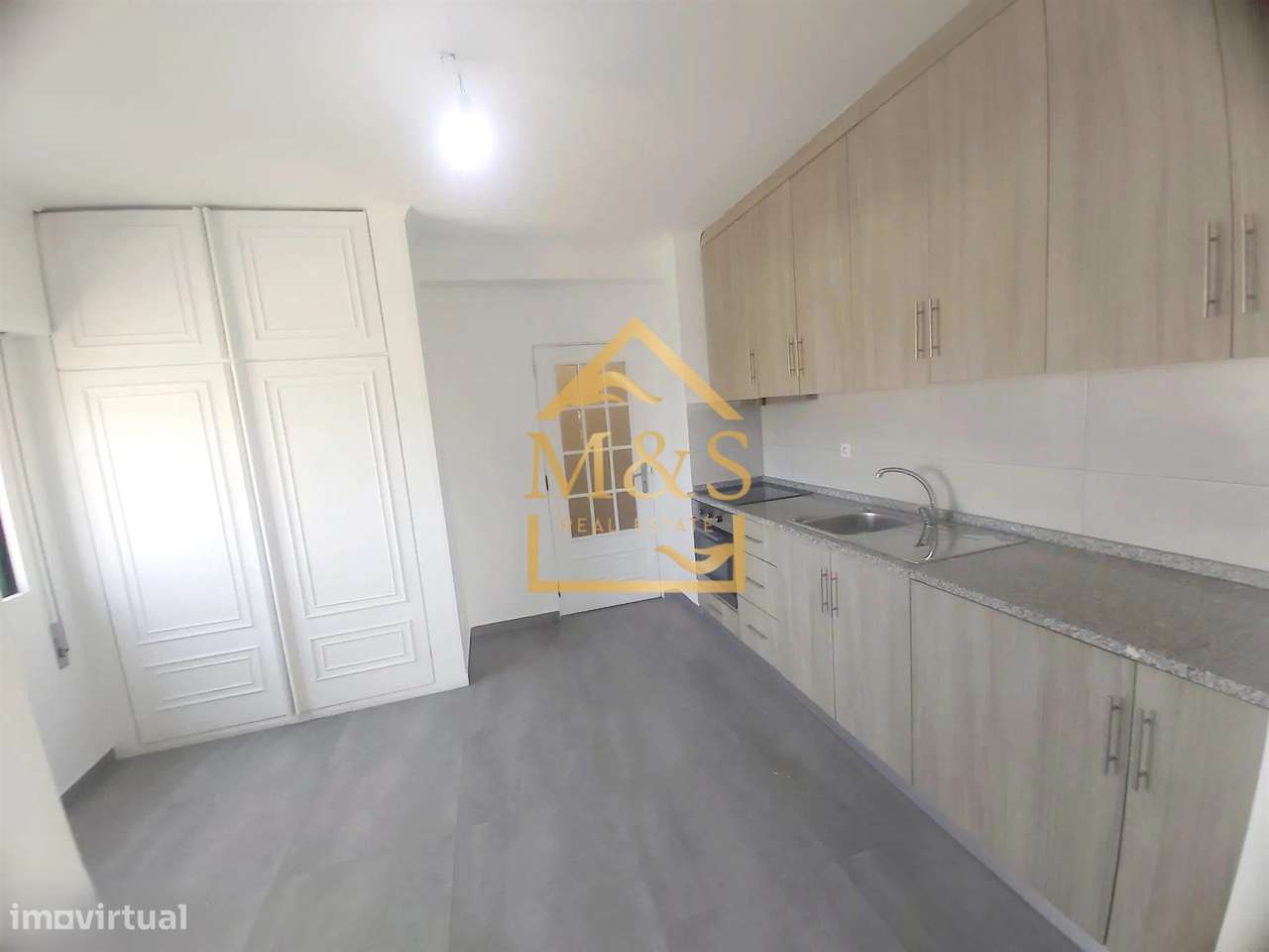 Apartamento T1 Remodelado , Varanda, Garagem - Rio Tinto - Porto-8