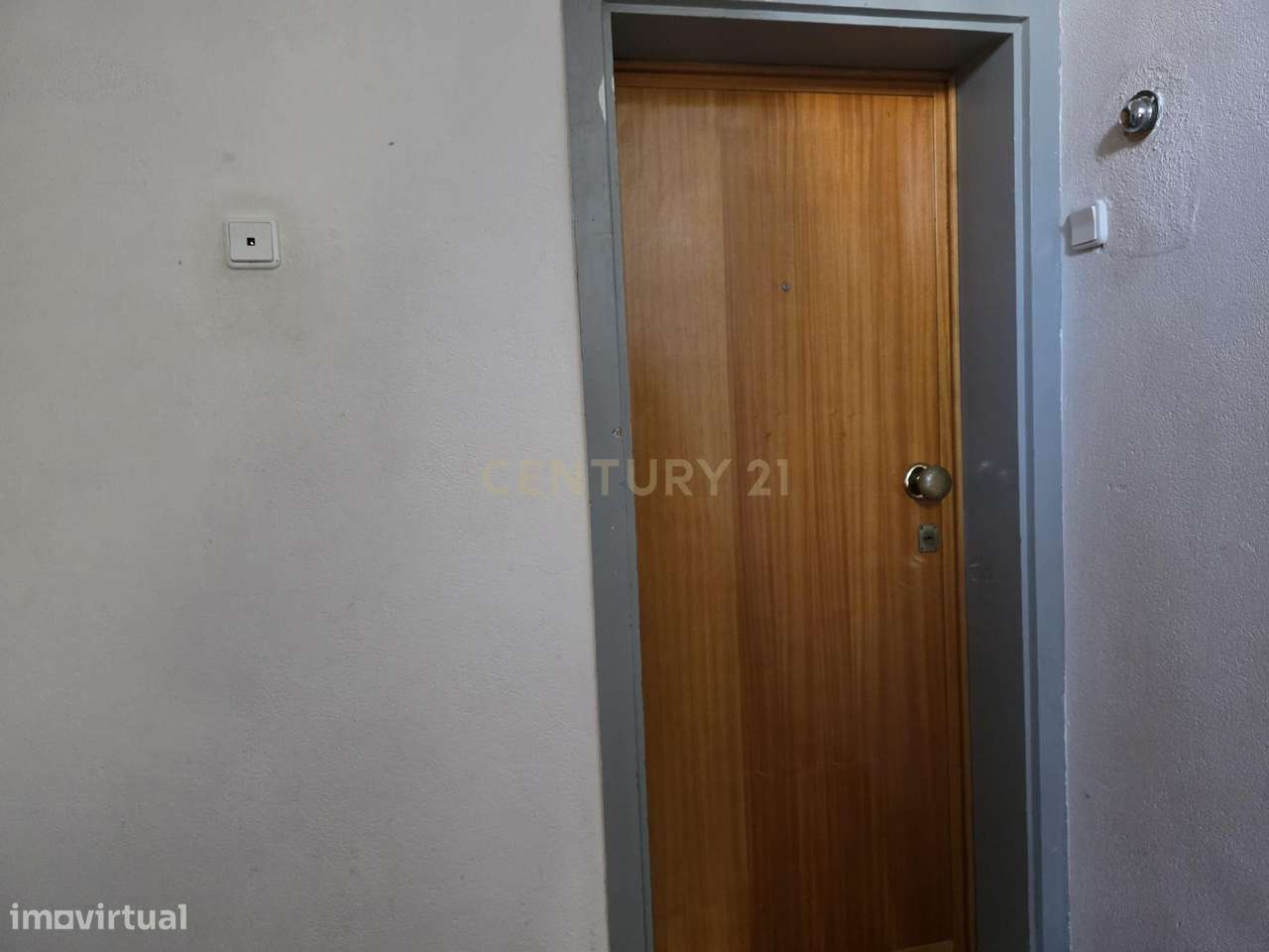Apartamento T3 em Monte Abraão com bons acessos e proximidade a Lisboa-19