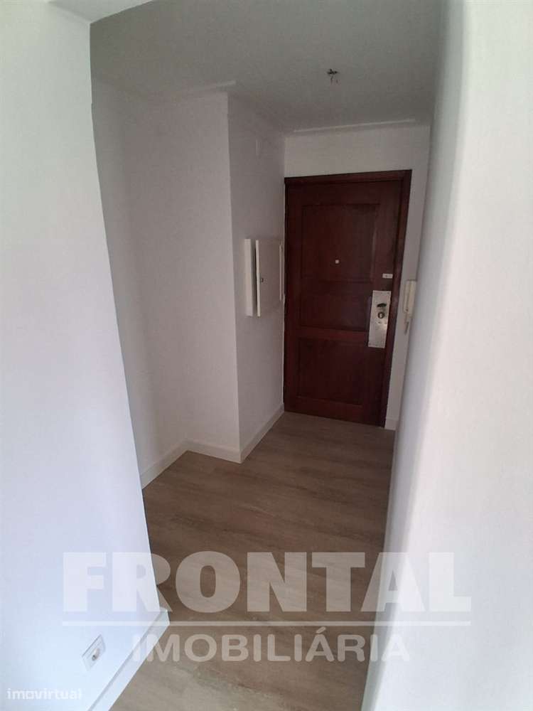 Apartamento T2 em Fase Final de Remodelação | Duas Frentes | Rio Tinto-6