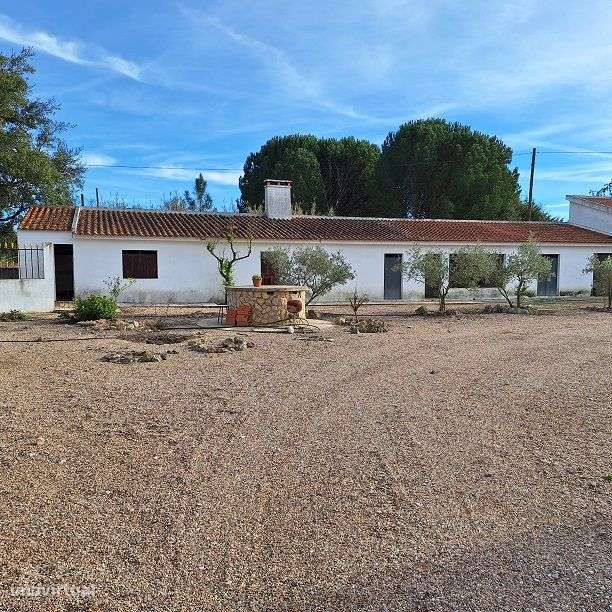 Excelente local habitacional-27