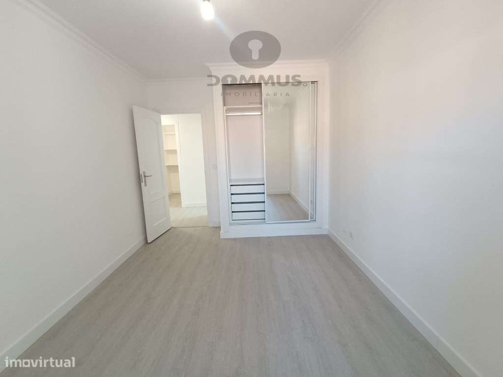 Apartamento T2 Remodelado c/ Arrecadação em São Marcos-20