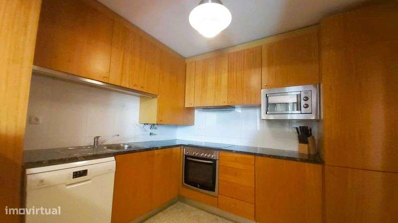 Aluga-se apartamento T2+1 a 400 m da praia - Grande imagem: 4/9