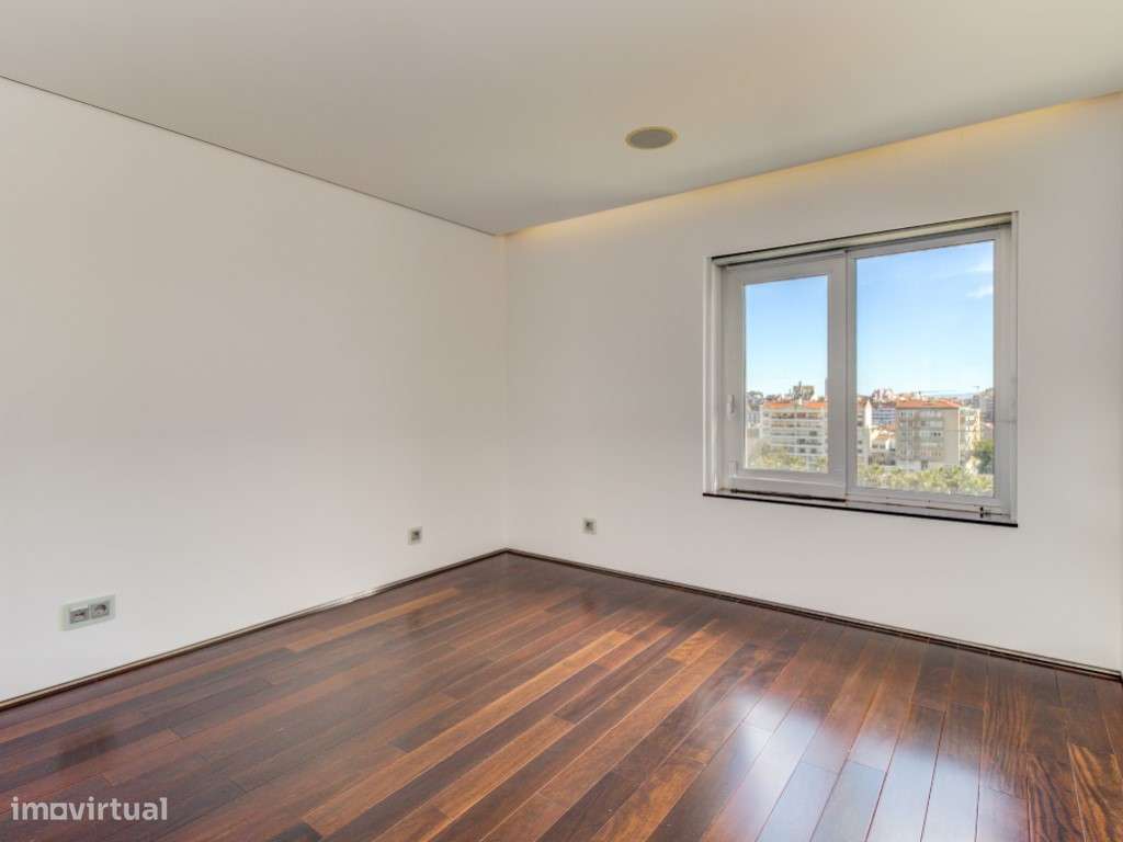 Apartamento T5 + 1 no Condomínio Jardins São Lourenço - Lisboa-22
