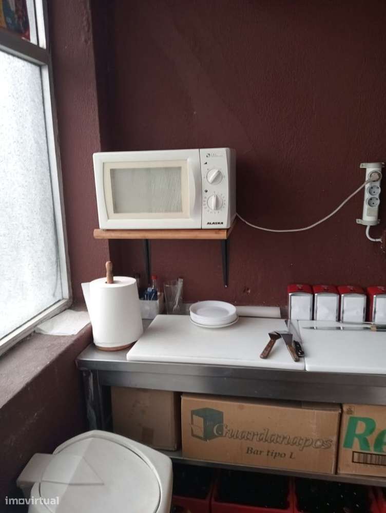 GRANDE OPORTUNIDADE ! TRESPASE DE CAFE EM GAIA-26