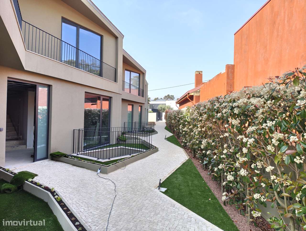 Moradia T4 com piscina, garagem e jardim em Canidelo-48