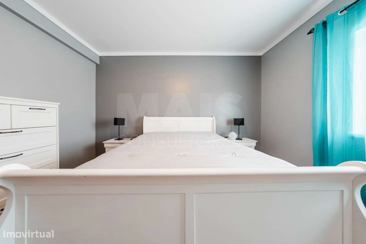 Moradia T4 com Charme em Olho Marinho | 260m² | Lote 734m²-24