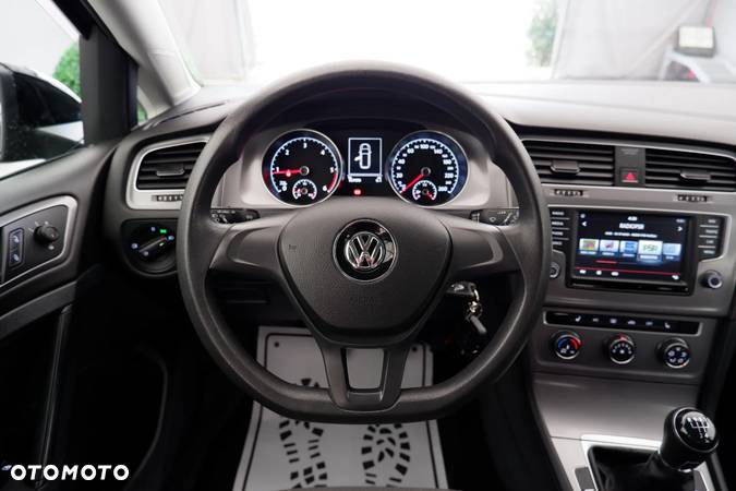 Volkswagen Golf - 11