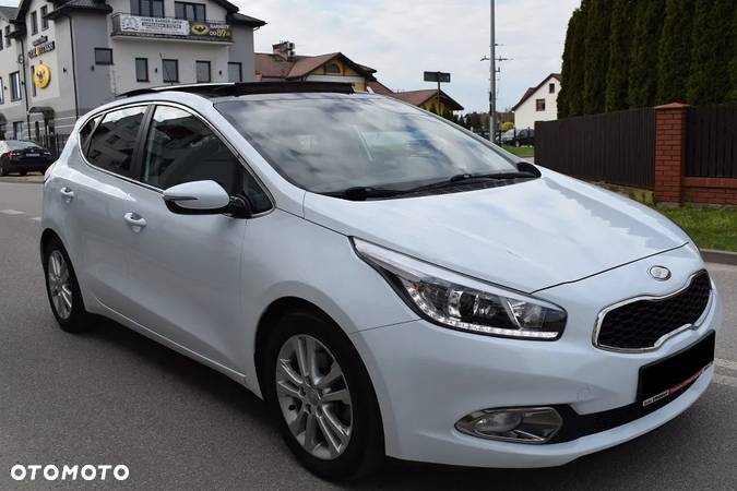 Kia Ceed 1.6 CRDi 128 Platinum Edition - 25