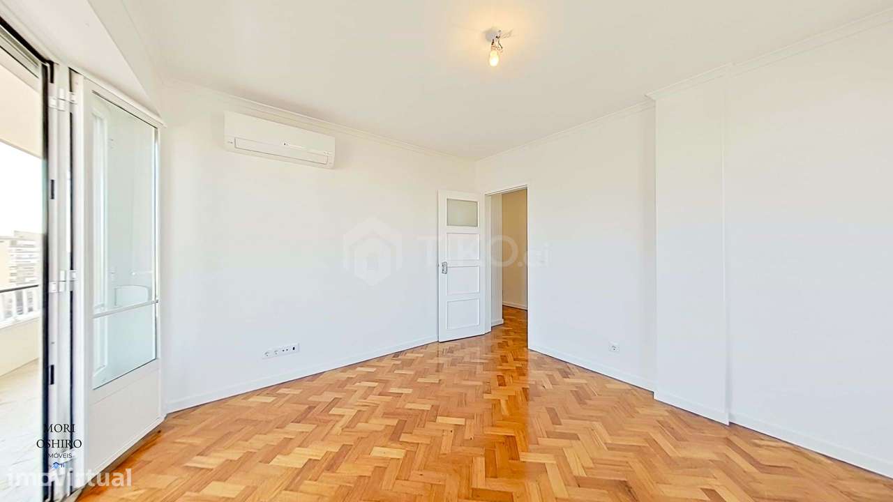 APARTAMENTO 5 ASSOALHADAS | VARANDA EM “L” PANORÂMICA | VISTA LISBOA E-20