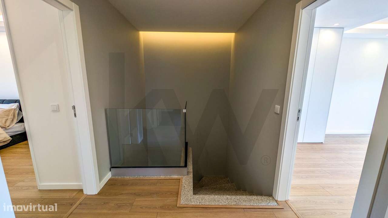 Moradia nova T4+2 Mobilada com Vista Montanha em Lordelo – Vila Real-34
