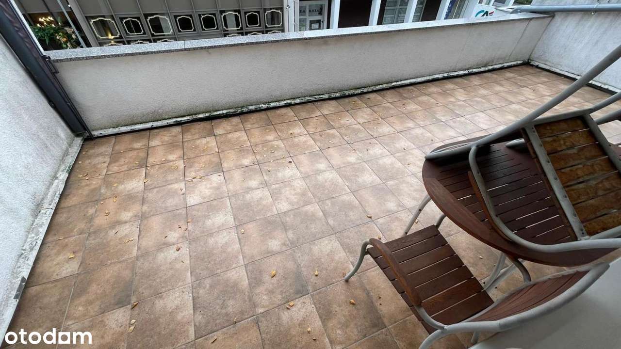 Sprzedam 4 pokojowe mieszkanie, 1 piętro, taras, garaż -os. Zatorze-16