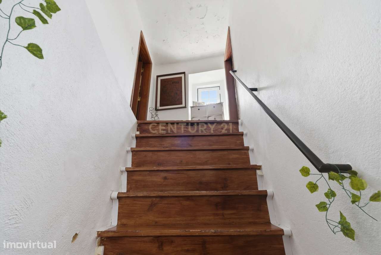 Moradia T2 com 2 salas e Pátio – Loubagueira, Torres Vedras-8
