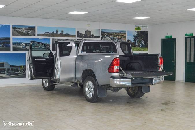 Toyota Hilux 2.4 D-4D 4X4 Cabine Extra 3L - 46