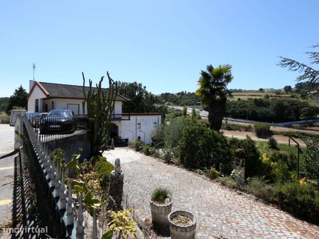 Oportunidade Prime no Centro de Alcobaça Terreno de 2.225 m² com Po...-2