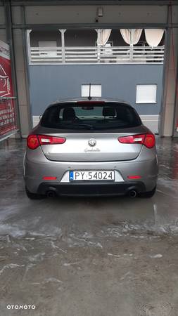 Alfa Romeo Giulietta 2.0 JTDM 16V - 3