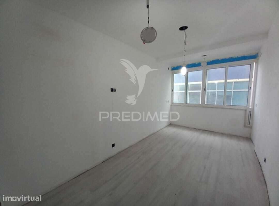 Apartamento T4 no Laranjeiro, Almada-10