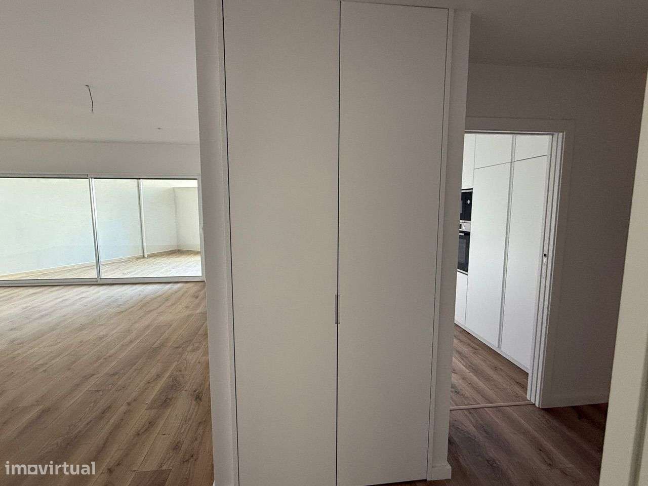 T3 Nascente/Poente Condomínio fechado sala 48m2 - Grande imagem: 4/34