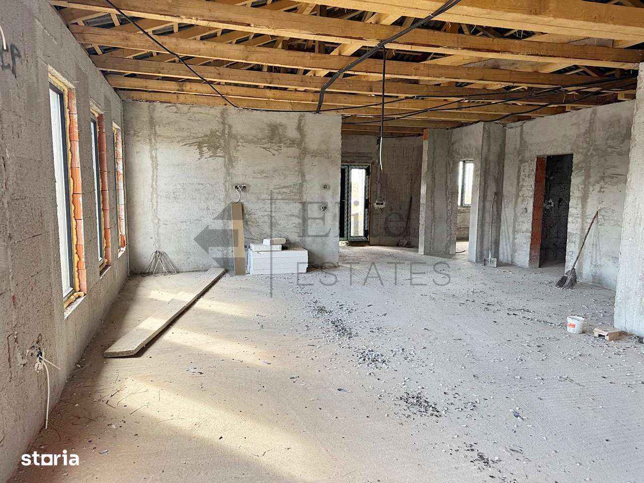 Casa noua de vanzare in Les-5