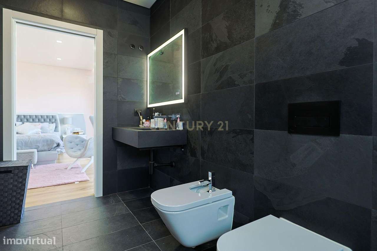 Moradia de Luxo | Duas Master Suites | Piscina de Água Salgada-29