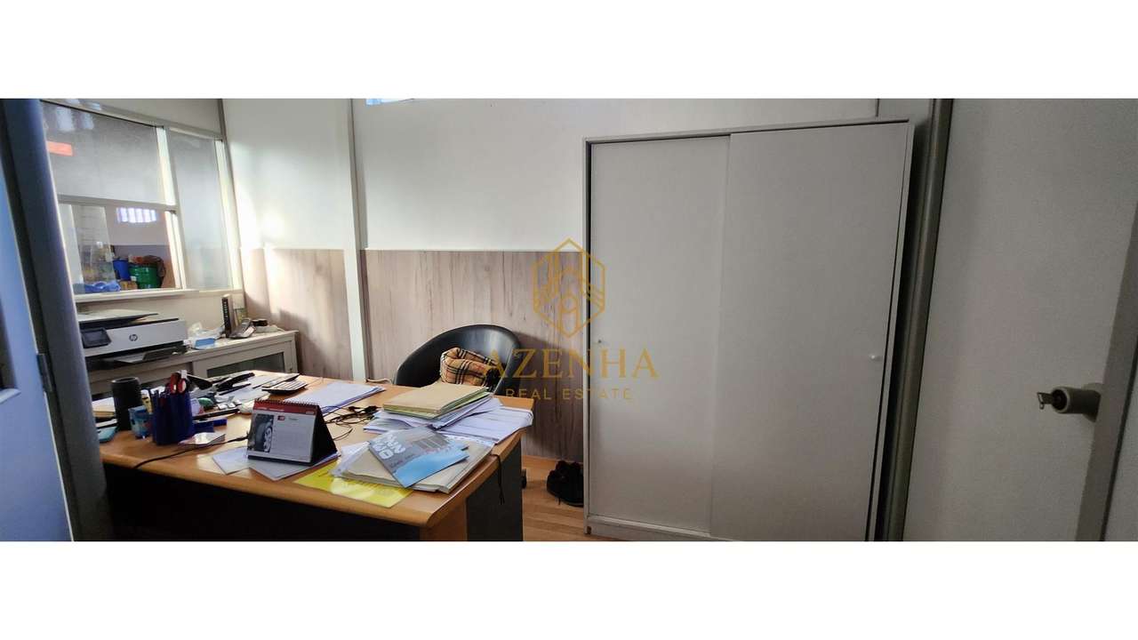 Armazém em Maia ideal para investimento-3