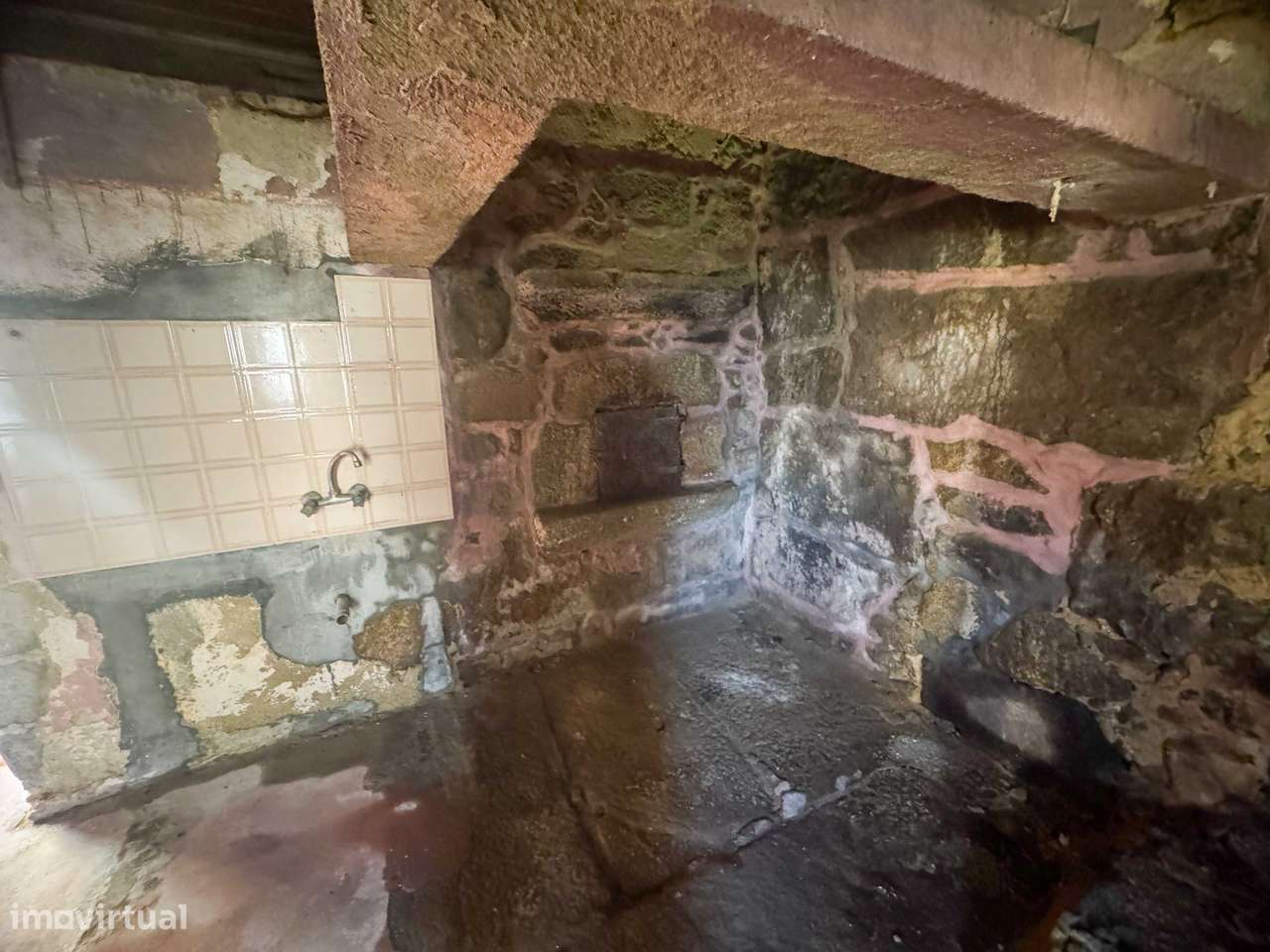 Moradia em granito p/recuperar- Vouzela - Grande imagem: 4/60