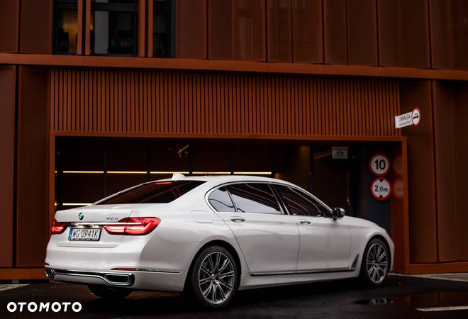 BMW Seria 7 740Li - 8