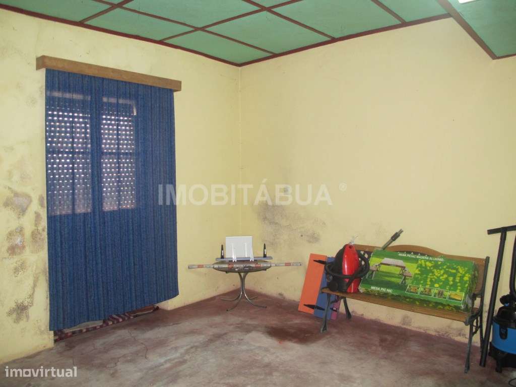 Moradia tradicional com 4 quartos com um grande jardim, pátio, área...-25