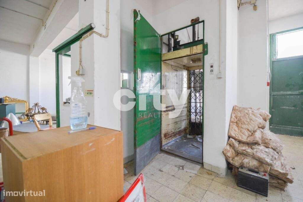 INVESTIMENTO - PRÉDIO EM ODIVELAS - VALE GRANDE - PONTINHA - Grande imagem: 2/27