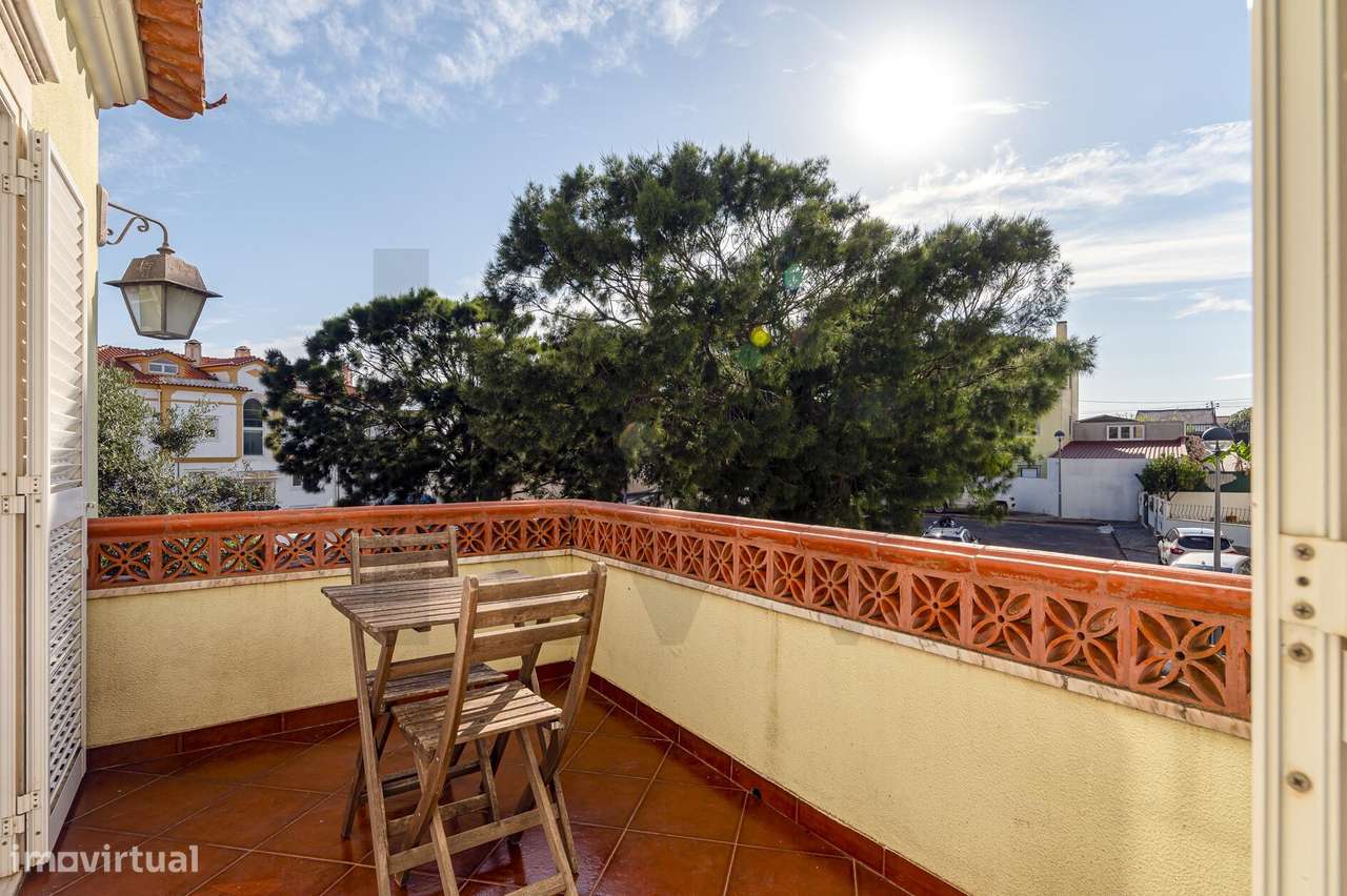 Moradia T4 Independente com Jardim – A 12 min a pé da Praia e 35 min d-53