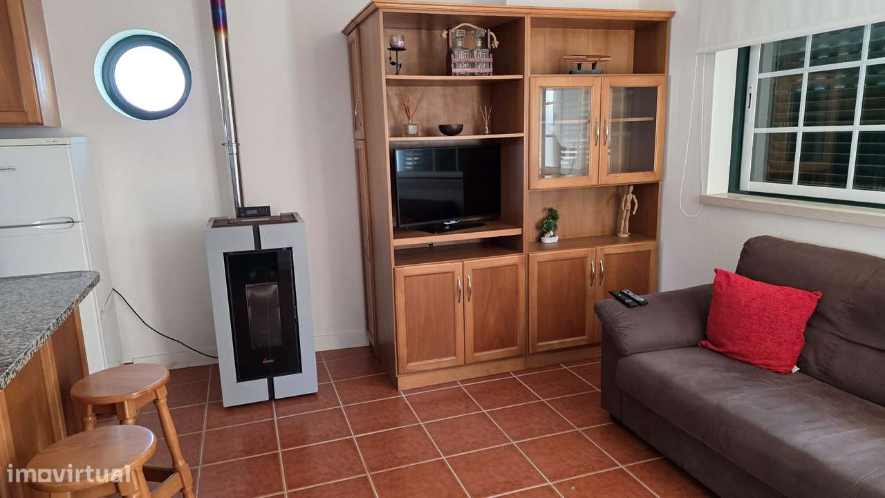 T1 -1º andar, mobilado e equipado, c/ vista mar em Paredes da Vitória. - Grande imagem: 3/18