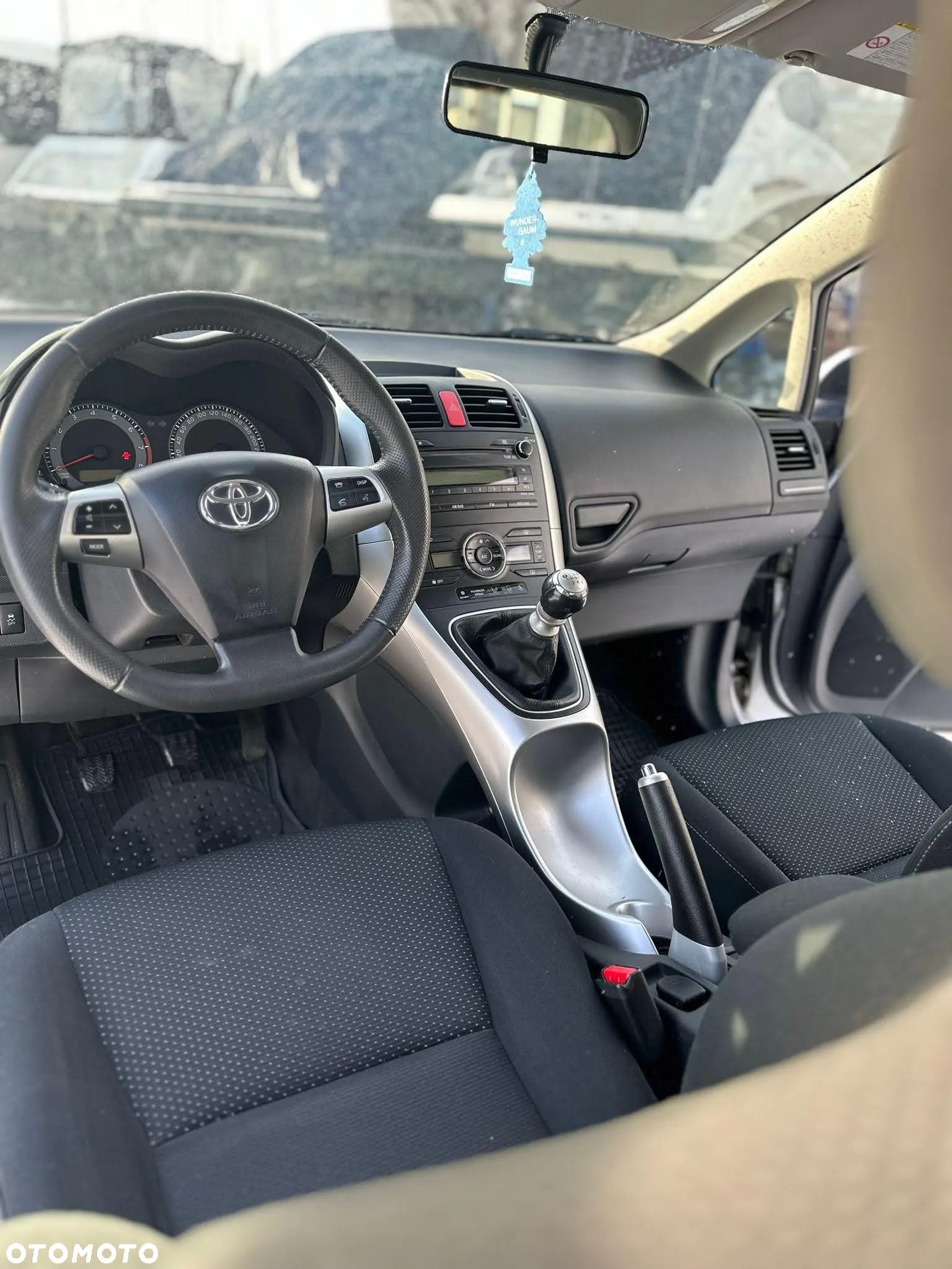 Toyota Auris 1.6 Premium - 17